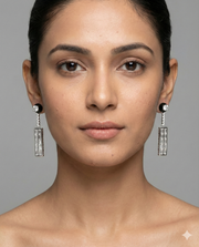 Elara Solitaire Drops